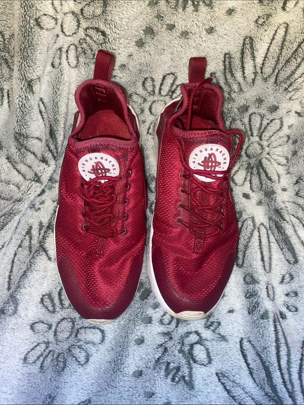 Nike Air Huarache Women's Athletic Shoes in Burgundy Red